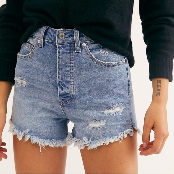 We The Free Pants - FREE PEOPLE x We The Free Crvy Vintage High Rise Shorts Size 33